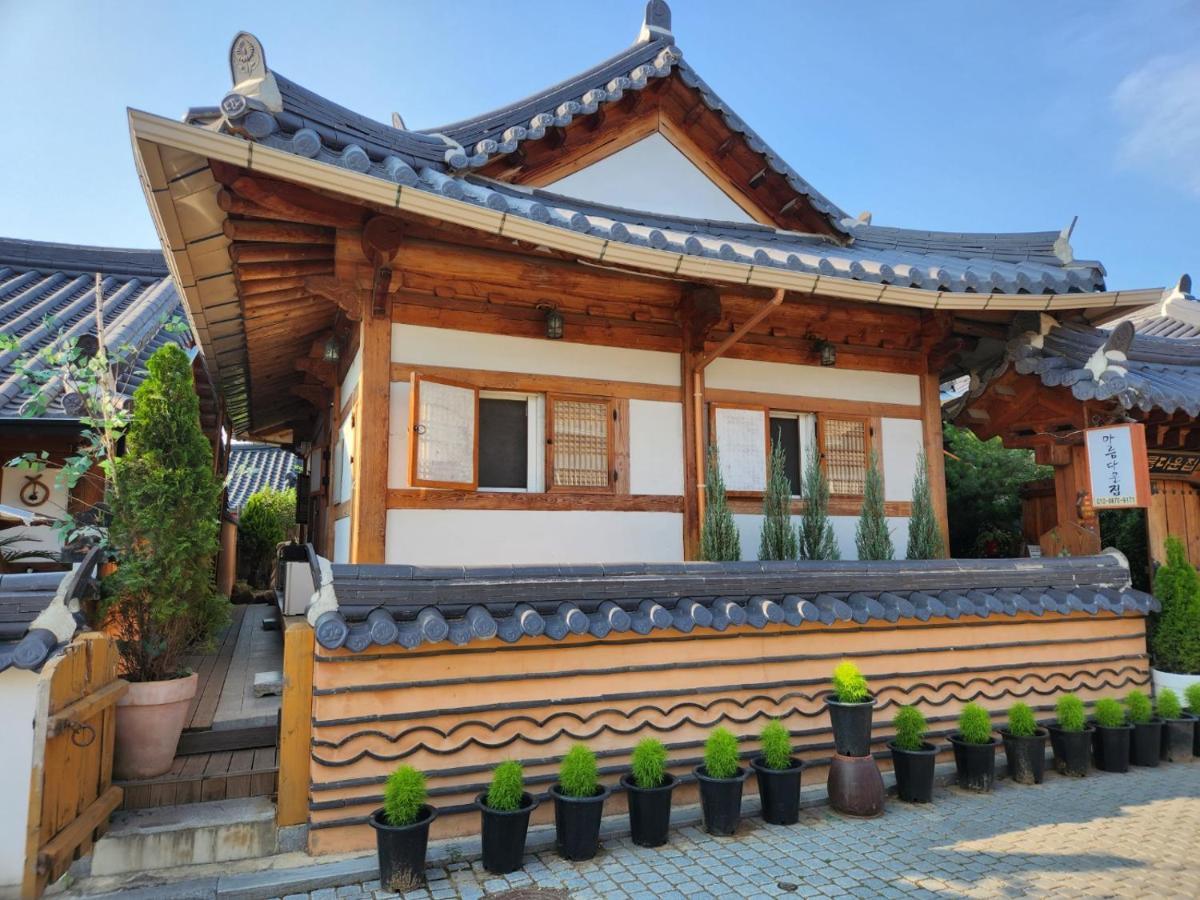 Hotel Beautiful House Jeonju Esterno foto