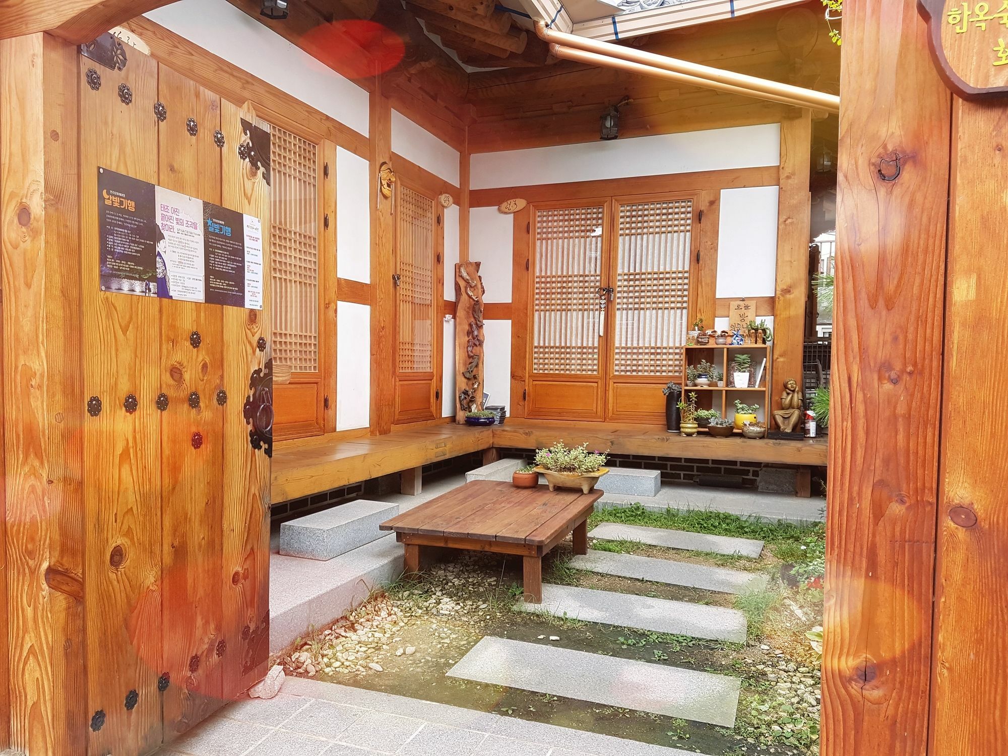 Hotel Beautiful House Jeonju Esterno foto